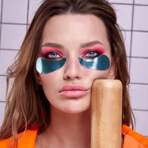 Hydrogel eye patches for complete relaxation