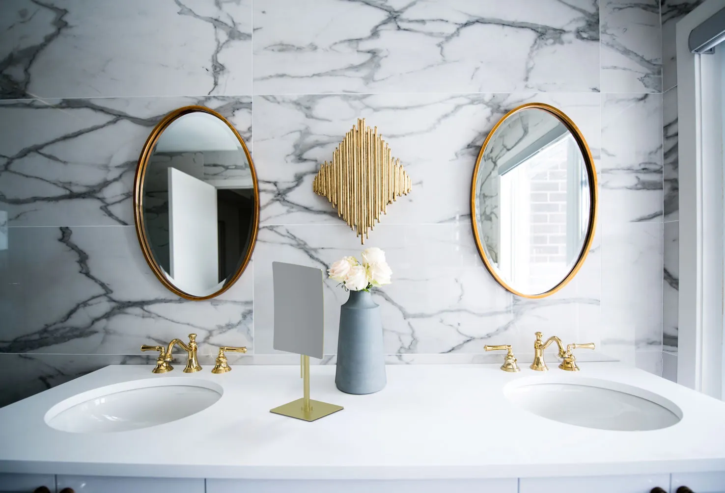 Kimball & Young / Mirror Image Edge-to-Edge 3x Contoured Vanity Mirror - 5 Finishes