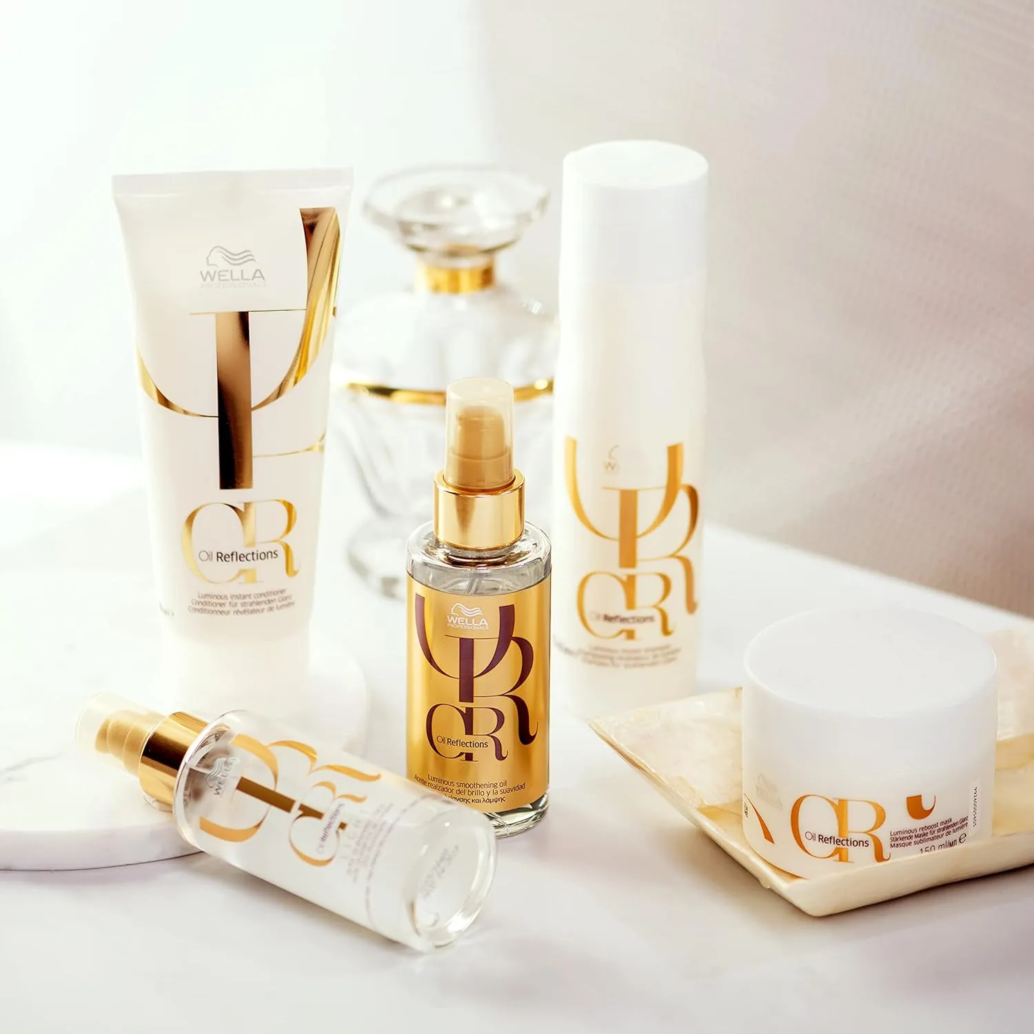 Wella Professionals Oil Reflections Luminous Smoothening Hair Oil | 100 ml | Non-Sticky Hair Treatment | Avocado & Macadamia Seed Oils | For a Glossy Hair Shine